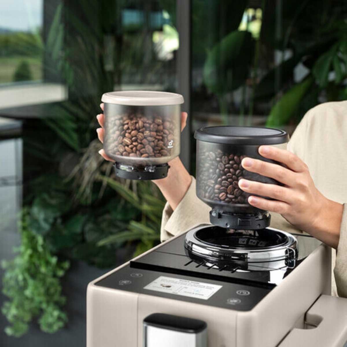 Kaffeevollautomat De’Longhi EXAM440.55.GB Rivelia Milk Beige