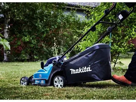 Makita DLM536PT2 inkl. 2x Akku und Ladegerät – Modell 2025